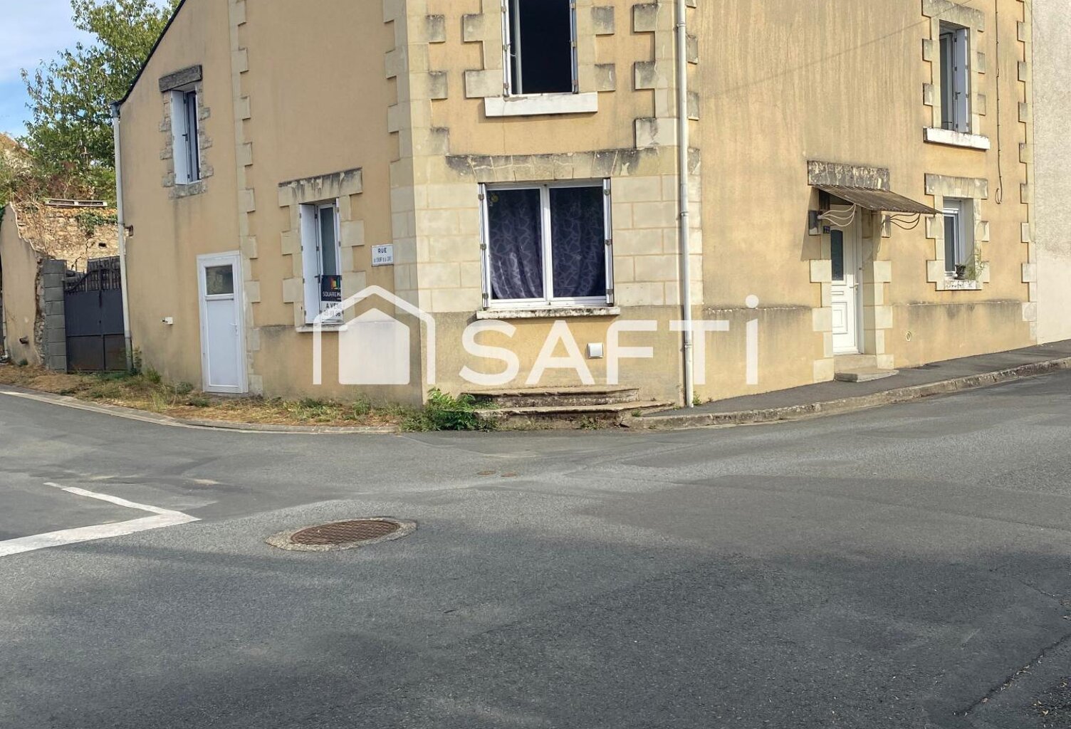 Maison de ville offrant de beaux potentiels — photo 1