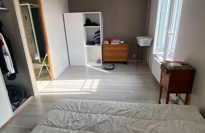 Maison de ville offrant de beaux potentiels — photo 5