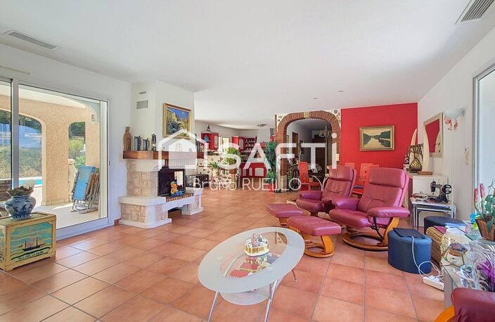 Villa de plain-pied 154 m² avec piscine sur plus de 5 000 m²  Montesquieu-des-Albères — photo 2