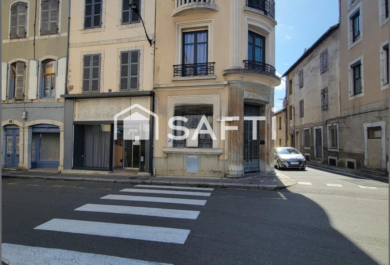 Immeuble à fort potentiel et local commercial avec studio. — photo 1