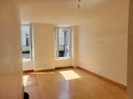 Immeuble à fort potentiel et local commercial avec studio. — photo 2
