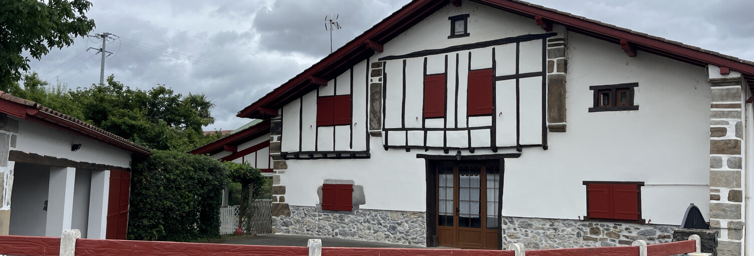 Maison 4 Pièces 136 m² à louer à Armendarits (64640)