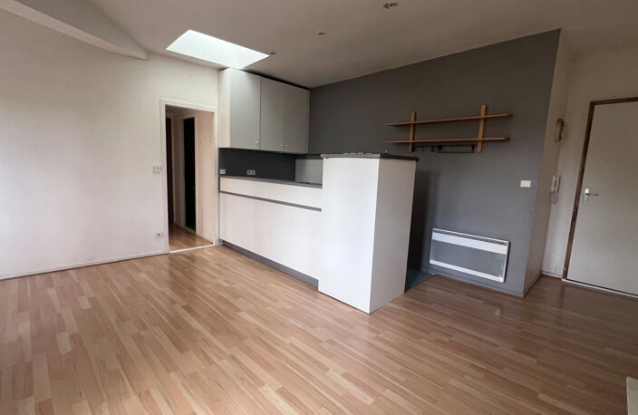 Bordeaux coeur quartier  St Pierre appartement type 2 au der — photo 2