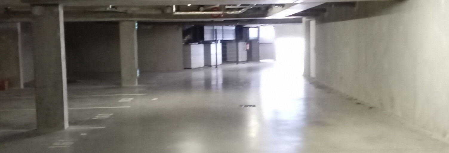 Garage   m² à louer à Reims (51100)