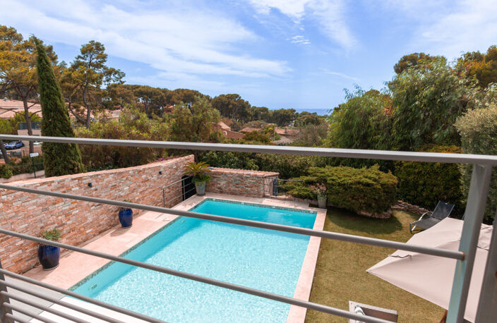 SANARY-SUR -MER  / QUARTIER BEAUCOURS - VILLA DE 170 M2 AVEC — photo 3