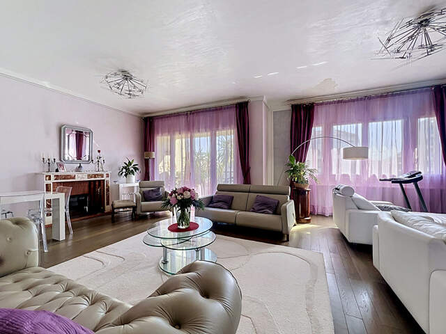Superbe appartement type 4 de standing aux beaux volumes — photo du bien
