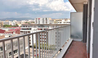 Appartement 4 Pièces 76 m² à louer à Marseille 2 (13002)