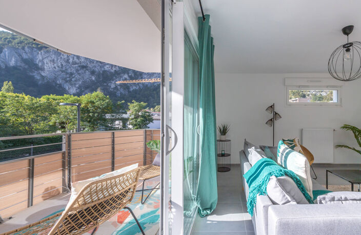 Sassenage au pied des montagnes proche de Grenoble — photo 3
