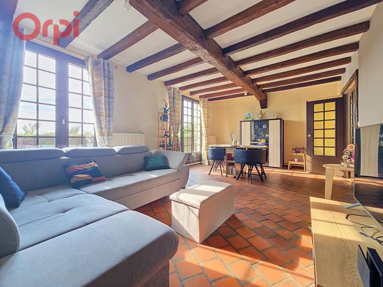 SAINT-YORRE – Maison rénovée avec terrasses, vue dégagée et fort potentiel d'évolution — photo 1