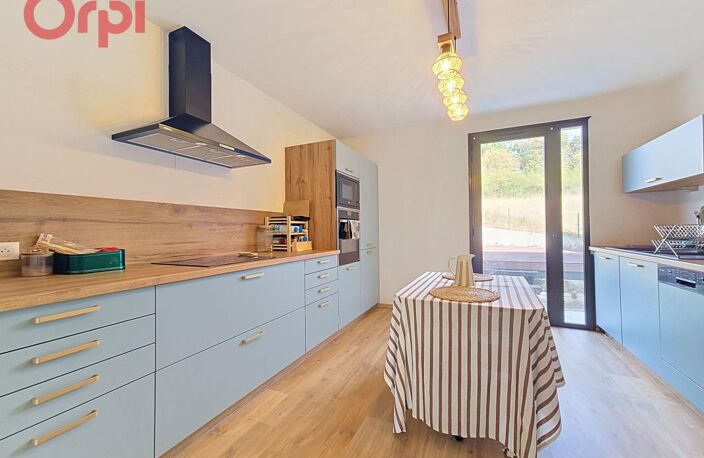 SAINT-YORRE – Maison rénovée avec terrasses, vue dégagée et fort potentiel d'évolution — photo 4