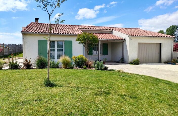 Loire les Marais 10km Rochefort - Maison 110 m² 3 chambres + garage 40 m² - Parfait Etat - Terrasse Travertin - Assainissement phytoépuration - Jardin Arboré 1057 m² — photo 4