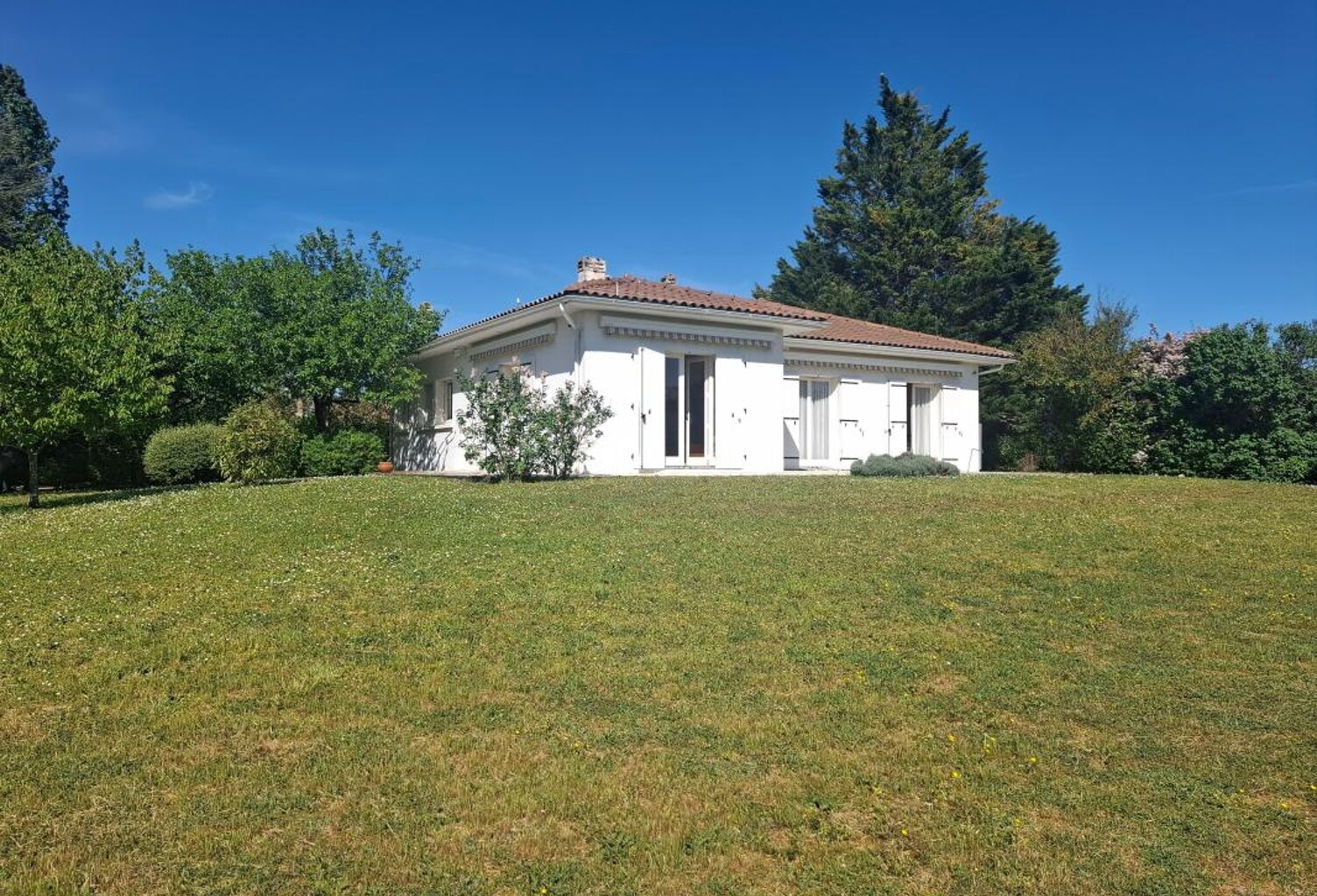 Proche Saujon - terrain 6 495m² - Maison plain-pied — photo 1