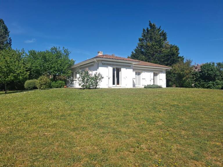 Proche Saujon - terrain 6 495m² - Maison plain-pied — photo 1
