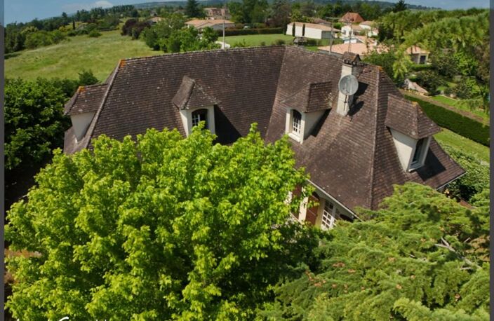 Périgourdine idéalement située 5 chambres sur un beau terrain Paysager à Pineuilh (33) — photo 3