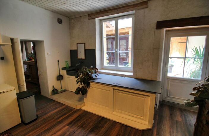 BAZAS CENTRE, maison de caractère avec cour intérieure, 8 pieces, 4 chambres — photo 5