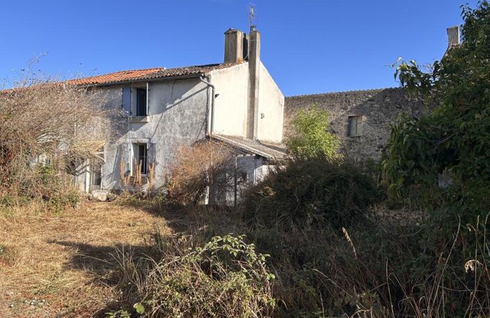 ENSEMBLE IMMOBILIER A RESTAURER (3 LOGEMENTS et une DÉPENDANCE) , CENTRE BOURG, JARDIN, PROCHE ÉCOLE — photo 3