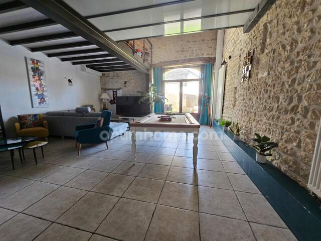 Maison de caractère rénovée (264 m²) – 5 Chambres et bureaux Charme, volumes et confort HIERSAC (16) — photo du bien