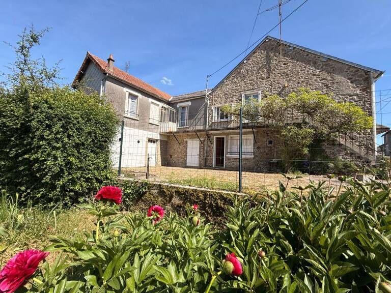 EN EXCLUSIVITE ! Maison en pierre de 136m², 2 garages sur terrain de 950m² 71 500 € — photo 1
