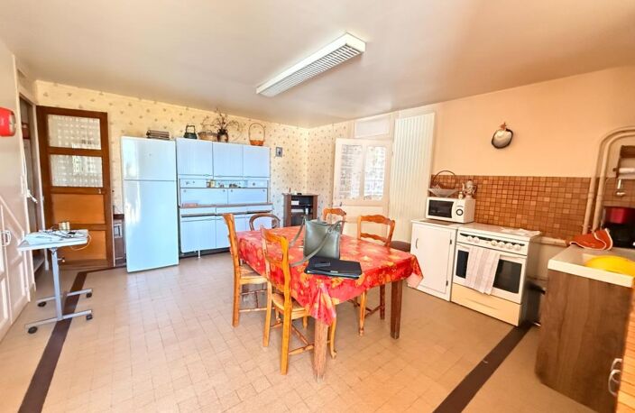 EN EXCLUSIVITE ! Maison en pierre de 136m², 2 garages sur terrain de 950m² 71 500 € — photo 2