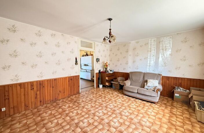 EN EXCLUSIVITE ! Maison en pierre de 136m², 2 garages sur terrain de 950m² 71 500 € — photo 4