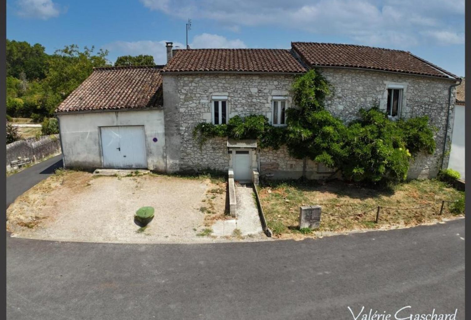 Maison en pierre de caractère (235 m²) – Dépendances, Jardin & Piscine à  SAINT ANTOINE DE BREUILH (24) — photo 1