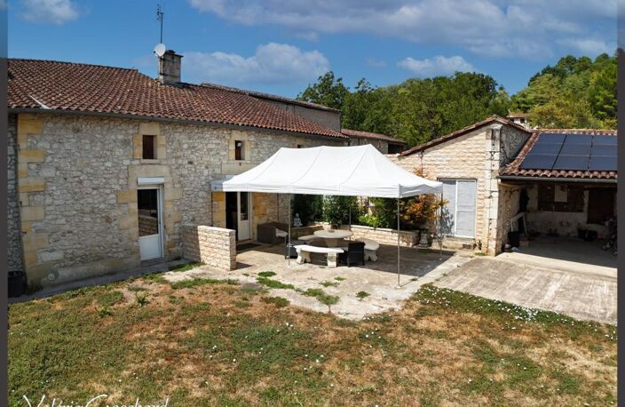 Maison en pierre de caractère (235 m²) – Dépendances, Jardin & Piscine à  SAINT ANTOINE DE BREUILH (24) — photo 2