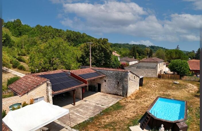 Maison en pierre de caractère (235 m²) – Dépendances, Jardin & Piscine à  SAINT ANTOINE DE BREUILH (24) — photo 4