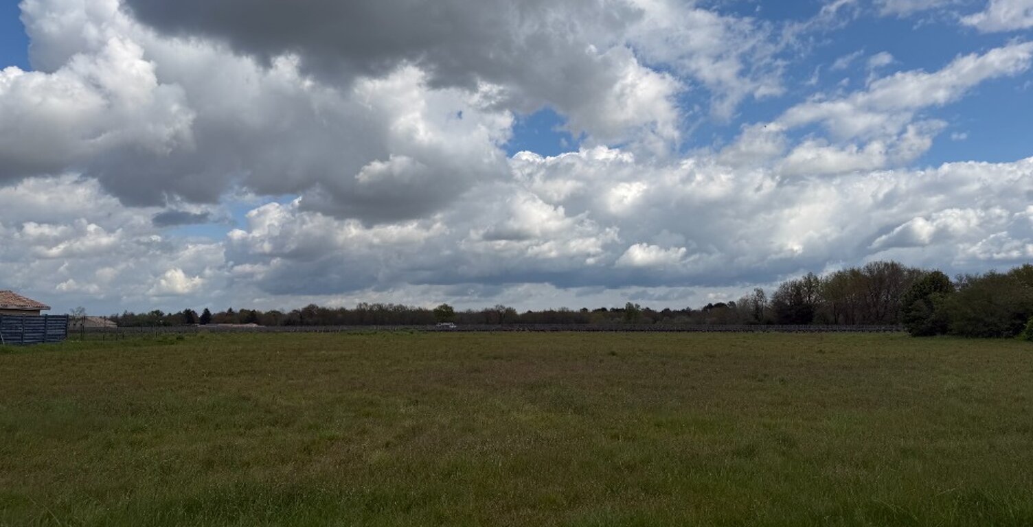 Terrain à bâtir à Le Tuzan (33125) — photo 1