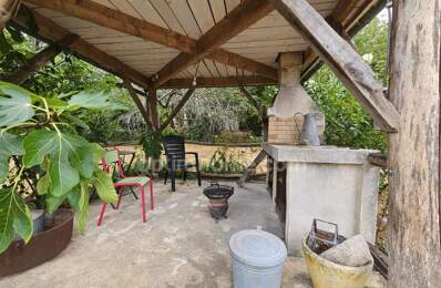 Maison de plain-pied de 120 m², 4/5 chambres et grand garage, au calme absolu. CHAMPNIERS (16) — photo du bien