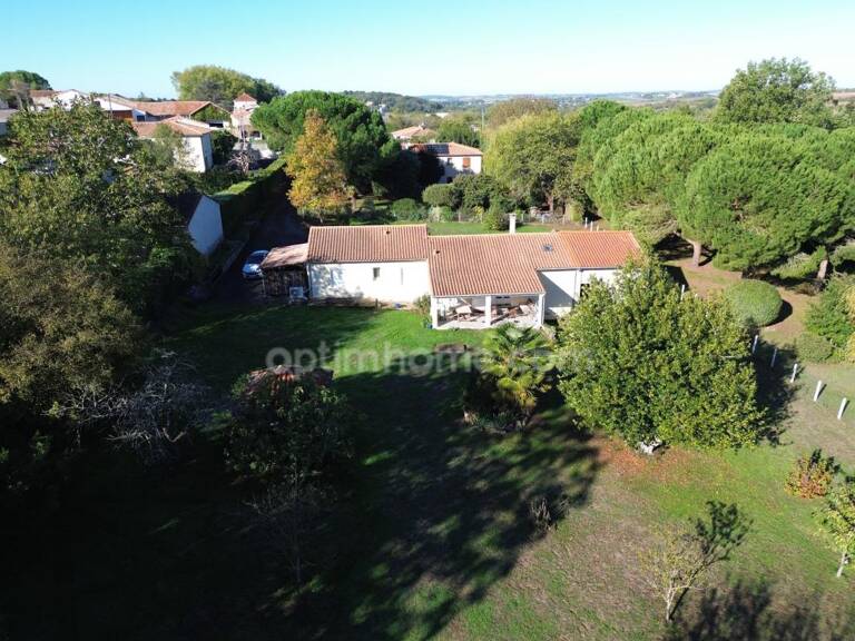 Maison de plain-pied de 120 m², 4/5 chambres et grand garage, au calme absolu. CHAMPNIERS (16) — photo 1