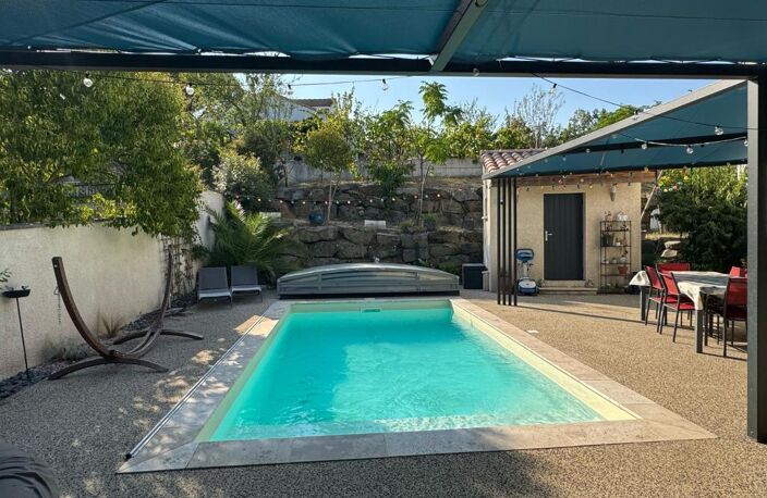 Maison À Vendre à Rochemaure — photo 2