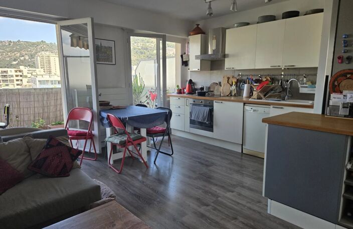 3 PIECES TERRASSE DERNIER ETAGE — photo 3