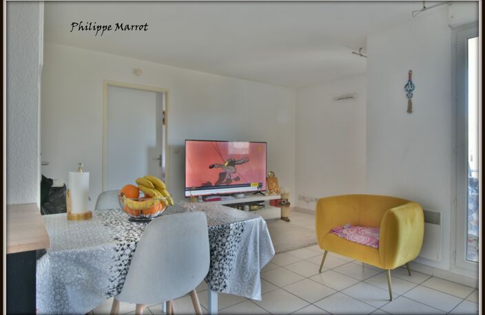 Nîmes – T2 lumineux avec terrasse et parking privatif – Entièrement repeint ! — photo 5