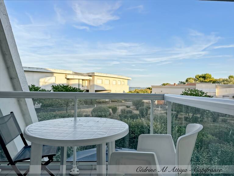 Studio à vendre meublé de 27m2, La Rochelle, balcon, parking et local à vélos — photo 1