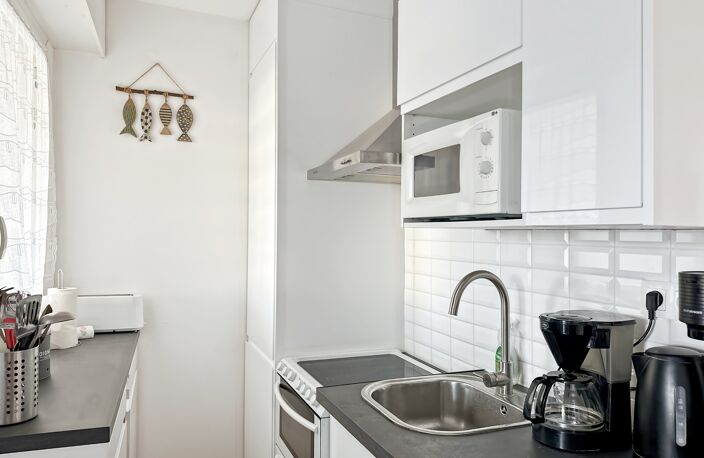 Studio à vendre meublé de 27m2, La Rochelle, balcon, parking et local à vélos — photo 3