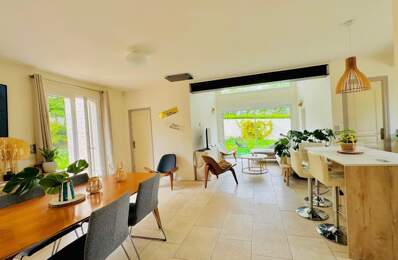Dpt Bouches du Rhône (13), à vendre AIX EN PROVENCE maison de plain pied de 125 m² agrandissable sur 2000m2 avec piscine pool house et  garage — photo du bien