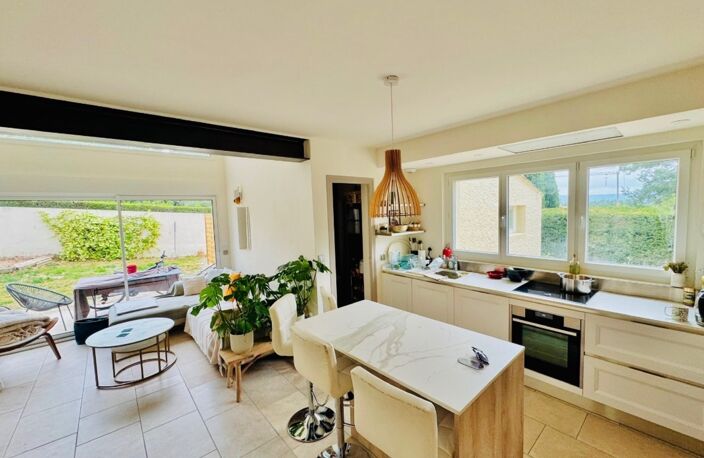 Dpt Bouches du Rhône (13), à vendre AIX EN PROVENCE maison de plain pied de 125 m² agrandissable sur 2000m2 avec piscine pool house et  garage — photo 2