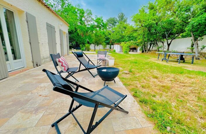 Dpt Bouches du Rhône (13), à vendre AIX EN PROVENCE maison de plain pied de 125 m² agrandissable sur 2000m2 avec piscine pool house et  garage — photo 3