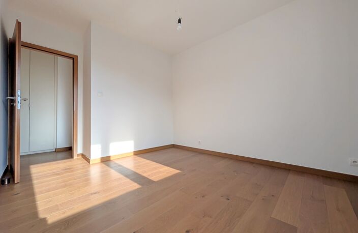 Dpt Haut-Rhin (68), Attique à vendre, appartement T2 de 55,42 m²  :  Bel appartement en Dernier Étage avec Balcon couvert Orienté Sud — photo 5