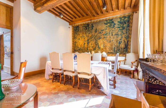 MAISON DE CARACTERE DANS LE CENTRE HISTORIQUE DE BEAUNE — photo 3