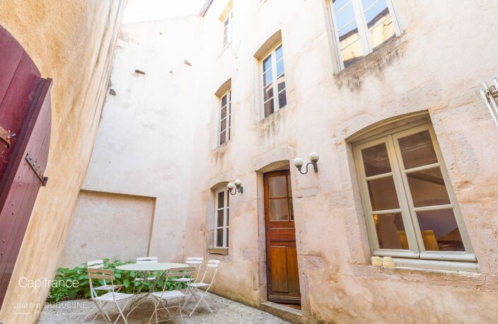 MAISON DE CARACTERE DANS LE CENTRE HISTORIQUE DE BEAUNE — photo 4