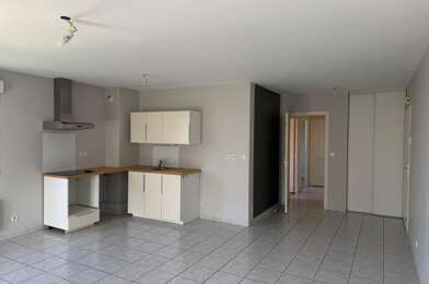 Appartement 3 pièces 864 €