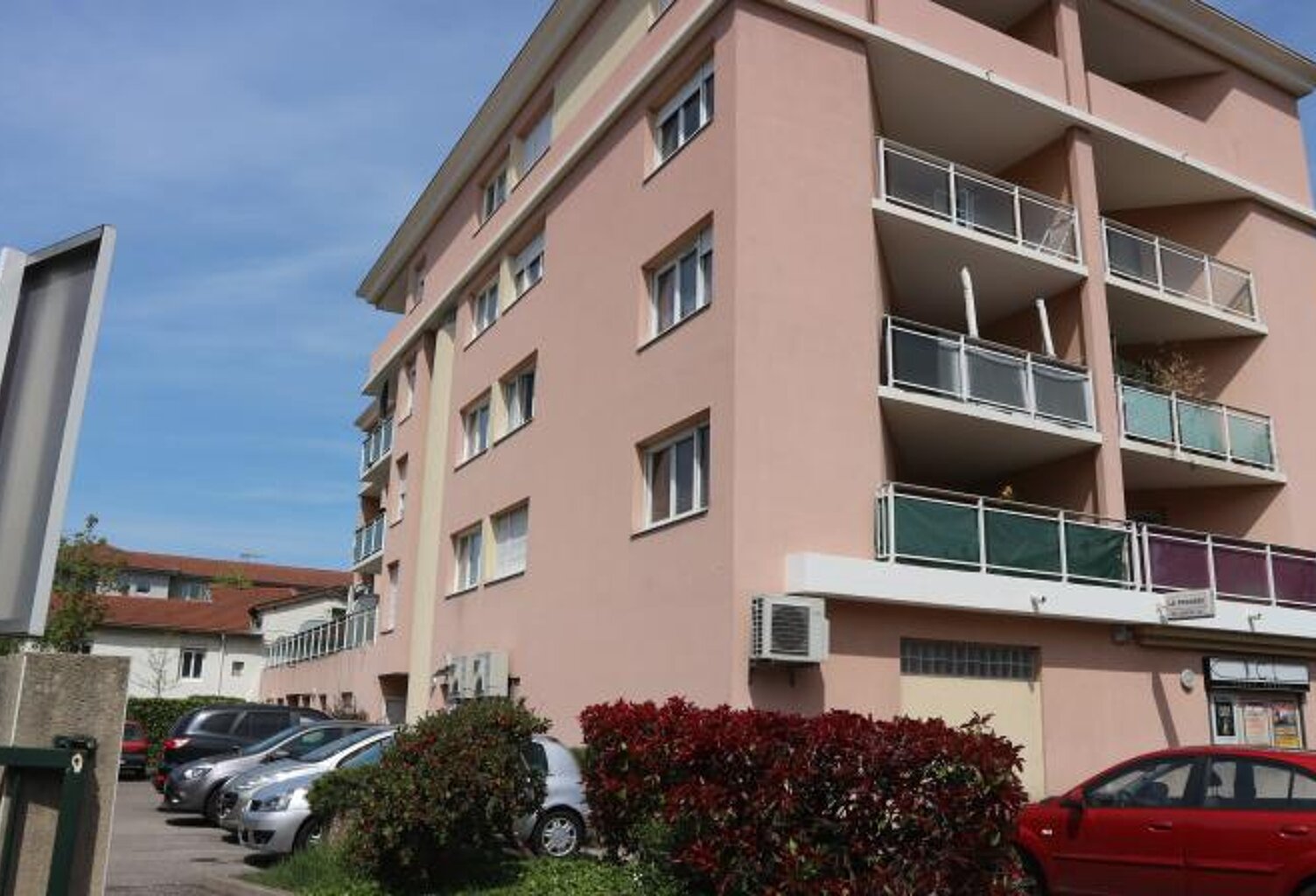 GARAGE BOXE EN SOUS-SOL SAINTE-FOY-LES-LYON - 0 m2 — photo 1