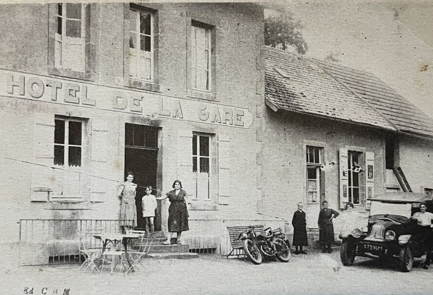 Ancien Hôtel Restaurant sur 2 718 m² de terrain clos — photo 1