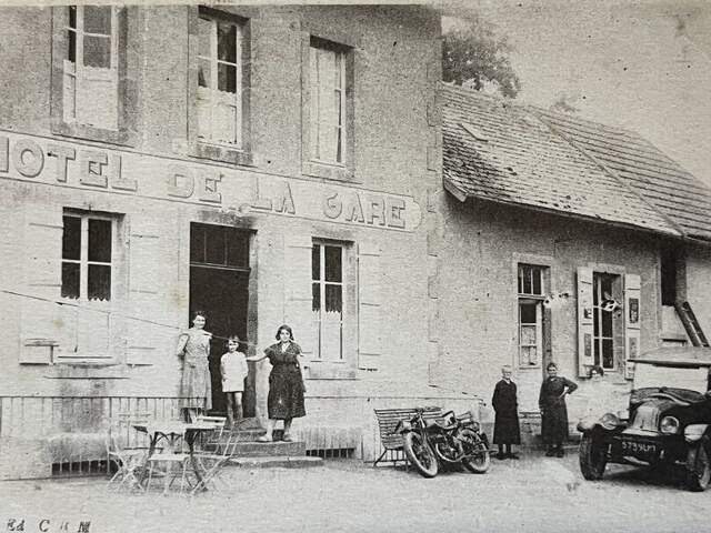 Ancien Hôtel Restaurant sur 2 718 m² de terrain clos — photo du bien