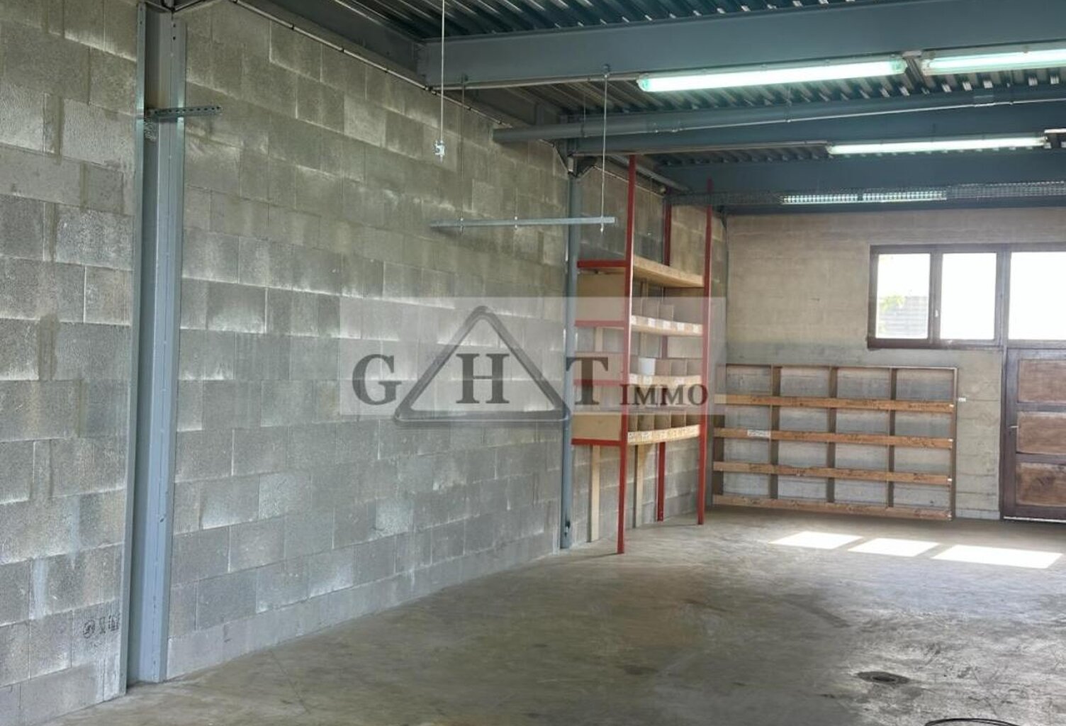 Local d'activité de 180 m² à louer à DOMONT — photo 1