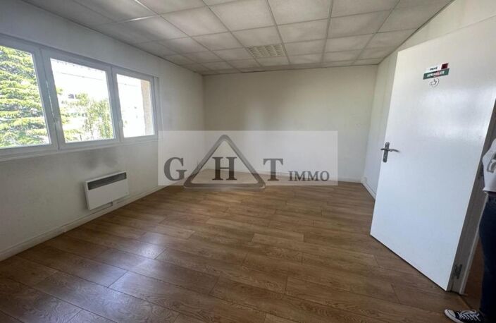 Local d'activité de 180 m² à louer à DOMONT — photo 4
