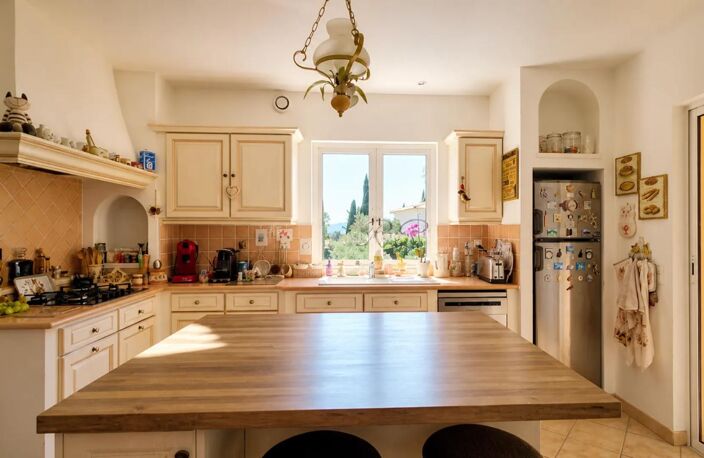Maison de 6 pièces de 192 m² située à La Motte — photo 2