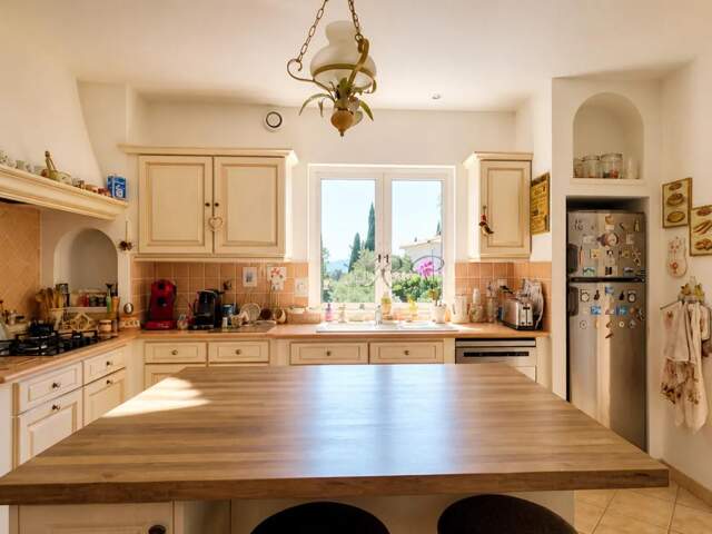 Maison de 6 pièces de 192 m² située à La Motte — photo du bien