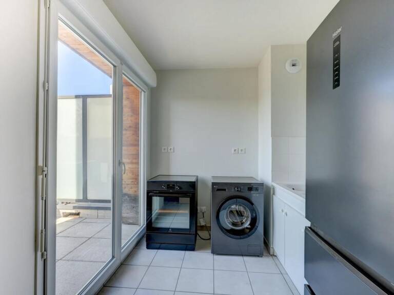 Appartement 1 pièce de 35 m² situé à Lyon 8 vendu loué — photo 1